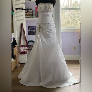 Elegant White Wedding Dress with Embellishments